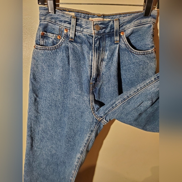 Levi's Premium Ribcage Pleated Crop Size 25 - Picture 7 of 10